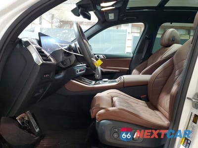 Zdjęcie 7 z 13 samochodu: 2025 BMW X5 XDRIVE50E VIN:5UX43EU01S9Y80641 - miniatura