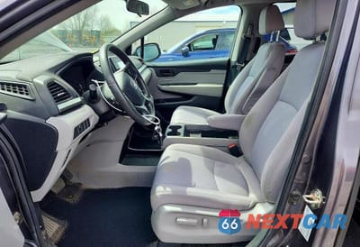 Zdjęcie 7 z 14 samochodu: 2020 HONDA ODYSSEY LX VIN:5FNRL6H21LB025308 - miniatura