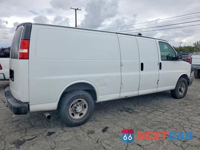 Trzecie zdjęcie samochodu z tyłu: 2018 CHEV EXPRESS G2500 VIN:1GCWGBFP6J1253924 - miniatura