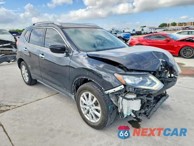 Czwarte zdjęcie samochodu z boku: 2019 NISSAN ROGUE S VIN:5N1AT2MT9KC746911 - miniatura