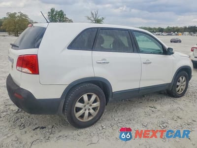 Trzecie zdjęcie samochodu z tyłu: 2011 KIA SORENTO LX VIN:5XYKT3A11BG162449 - miniatura