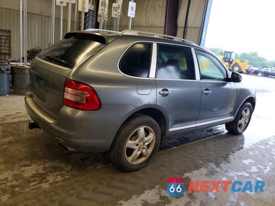 Trzecie zdjęcie samochodu z tyłu: 2005 PORSCHE CAYENNE VIN:WP1AA29P45LA20432 - miniatura