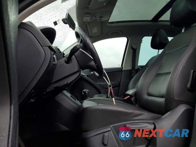 Zdjęcie 7 z 12 samochodu: 2015 VOLKSWAGEN TIGUAN S VIN:WVGBV7AX5FW580202 - miniatura