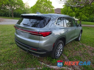 Czwarte zdjęcie samochodu z boku: 2025 BUICK ENCLAVE PREFERRED VIN:5GAEVARS2SJ250050 - miniatura