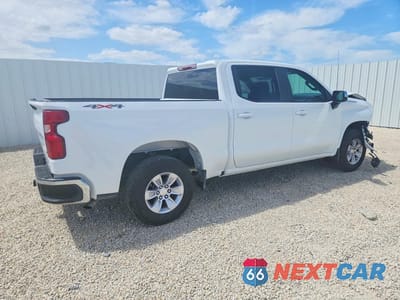 Trzecie zdjęcie samochodu z tyłu: 2026 CHEVROLET SILVERADO K1500 LT VIN:1GCUKDED4TZ176242 - miniatura