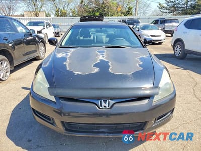 Piąte zdjęcie samochodu w środku: 2004 HONDA ACCORD EX VIN:1HGCM81604A020267 - miniatura