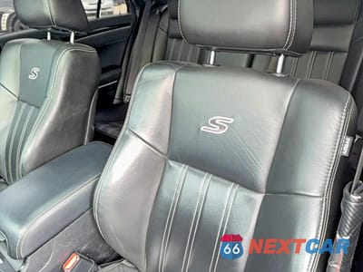 Zdjęcie 14 z 14 samochodu: 2023 CHRYSLER 300 S VIN:2C3CCABG8PH628211 - miniatura