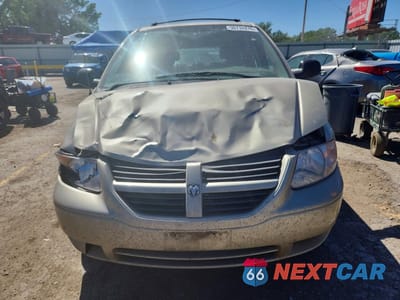 Piąte zdjęcie samochodu w środku: 2007 DODGE GRAND CARAVAN SE VIN:1D4GP24R47B114034 - miniatura