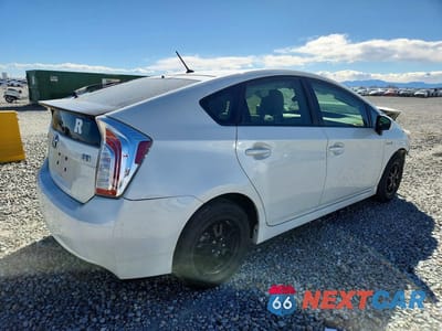 Trzecie zdjęcie samochodu z tyłu: 2015 TOYOTA PRIUS TWO VIN:JTDKN3DU8F1872342 - miniatura