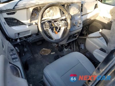 Zdjęcie 8 z 13 samochodu: 2020 TOYOTA SIENNA L VIN:5TDZZ3DC2LS066814 - miniatura