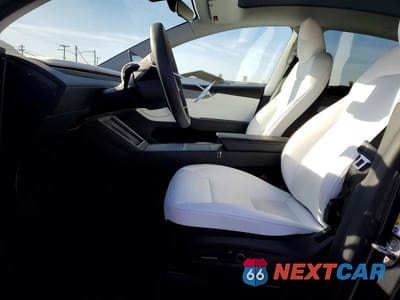 Zdjęcie 7 z 12 samochodu: 2026 TESLA MODEL Y VIN:7SAYGDEE5TF349030 - miniatura