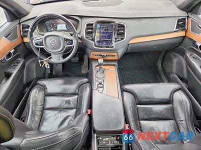 Zdjęcie 8 z 14 samochodu: 2017 VOLVO XC90 T6 VIN:YV4A22PL0H1154768 - miniatura