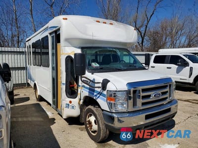 2016 FORD E350 SHUTTLE BUS 1FDEE3FL4GDC22663 - główne zdjęcie licytacji z USA - miniatura