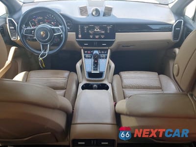 Zdjęcie 8 z 14 samochodu: 2019 PORSCHE CAYENNE VIN:WP1AA2AY0KDA10636 - miniatura