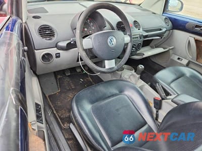 Zdjęcie 8 z 12 samochodu: 2004 VOLKSWAGEN NEW BEETLE GL VIN:3VWBM31Y24M345274 - miniatura