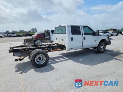 Trzecie zdjęcie samochodu z tyłu: 2015 FORD F350 SUPER DUTY VIN:1FD8W3HT3FEC37171 - miniatura