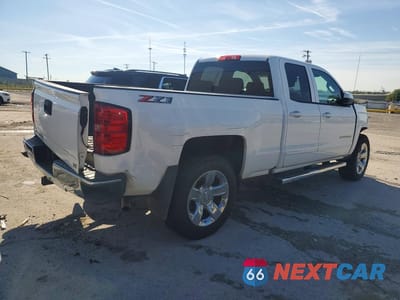 Trzecie zdjęcie samochodu z tyłu: 2019 CHEVROLET SILVERADO LD K1500 LT VIN:2GCVKPEC7K1126097 - miniatura