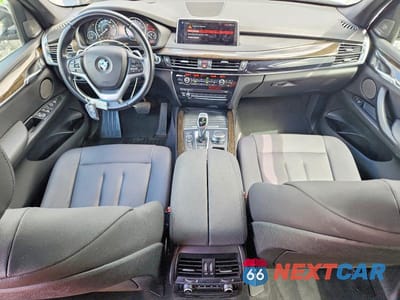Zdjęcie 8 z 13 samochodu: 2018 BMW X5 SDRIVE35I VIN:5UXKR2C5XJ0Z19800 - miniatura
