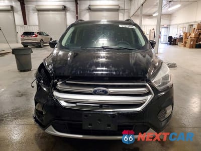 Piąte zdjęcie samochodu w środku: 2017 FORD ESCAPE SE VIN:1FMCU9G94HUD32162 - miniatura
