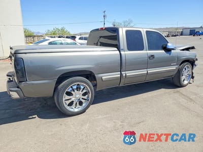 Trzecie zdjęcie samochodu z tyłu: 2002 CHEVROLET SILVERADO C1500 VIN:2GCEC19V921350087 - miniatura