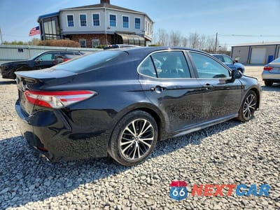 Trzecie zdjęcie samochodu z tyłu: 2018 TOYOTA CAMRY SE VIN:4T1B11HK1JU082151 - miniatura