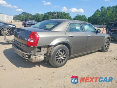 Trzecie zdjęcie samochodu z tyłu: 2010 CHRYSLER 300 TOURING VIN:2C3CA4CD4AH101625 - miniatura