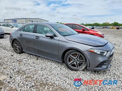 Czwarte zdjęcie samochodu z boku: 2019 MERCEDES-BENZ A 220 4MATIC VIN:WDD3G4FB0KW019484 - miniatura