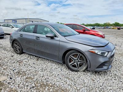 Czwarte zdjęcie samochodu z boku: 2019 MERCEDES-BENZ A 220 4MATIC VIN:WDD3G4FB0KW019484 - miniatura