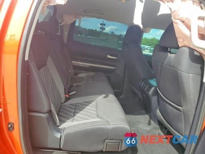 Zdjęcie 10 z 12 samochodu: 2018 TOYOTA TUNDRA CREWMAX SR5 VIN:5TFDW5F19JX747375 - miniatura