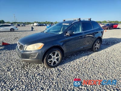 2013 VOLVO XC60 T6 YV4902DZ8D2431818 - główne zdjęcie licytacji z USA - miniatura