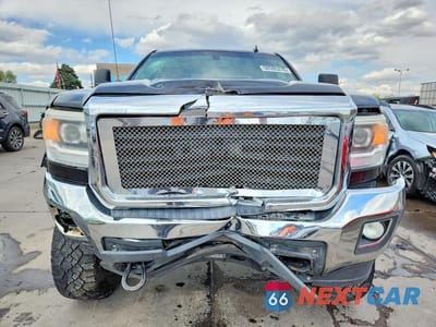 Piąte zdjęcie samochodu w środku: 2015 GMC SIERRA K2500 SLE VIN:1GT12YE81FF129625 - miniatura