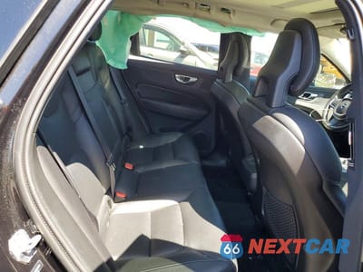Zdjęcie 10 z 12 samochodu: 2018 VOLVO XC60 T5 VIN:LYV102RK9JB106214 - miniatura