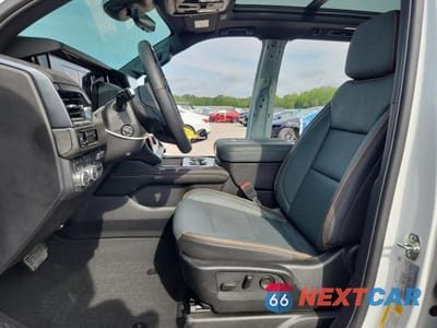 Zdjęcie 7 z 14 samochodu: 2025 GMC YUKON AT4 VIN:1GKS2CRL7SR130006 - miniatura
