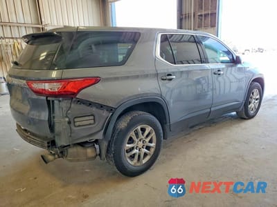 Trzecie zdjęcie samochodu z tyłu: 2020 CHEVROLET TRAVERSE LS VIN:1GNERFKW8LJ185968 - miniatura
