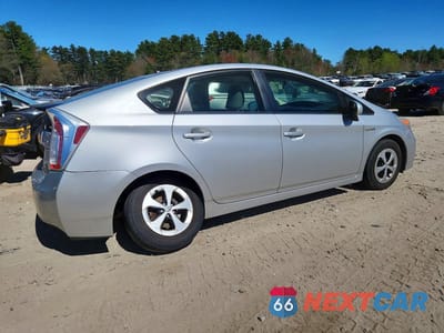 Trzecie zdjęcie samochodu z tyłu: 2012 TOYOTA PRIUS TWO VIN:JTDKN3DU6C5474664 - miniatura