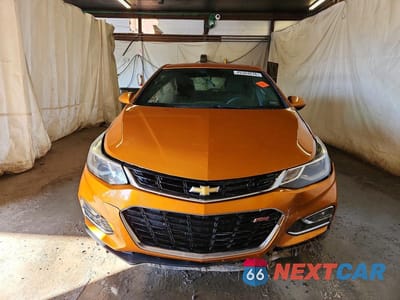 Piąte zdjęcie samochodu w środku: 2017 CHEVROLET CRUZE LT VIN:3G1BE6SM7HS575089 - miniatura