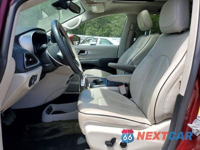 Zdjęcie 7 z 13 samochodu: 2018 CHRYSLER PACIFICA HYBRID LIMITED VIN:2C4RC1N79JR115892 - miniatura