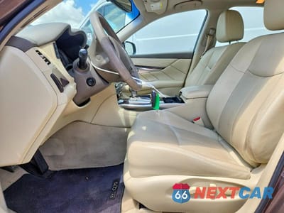 Zdjęcie 7 z 13 samochodu: 2019 INFINITI Q70 3.7 LUXE VIN:JN1BY1AR2KM585019 - miniatura