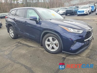 Czwarte zdjęcie samochodu z boku: 2020 TOYOTA HIGHLANDER LE VIN:5TDBZRBH7LS031656 - miniatura