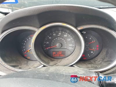 Zdjęcie 9 z 13 samochodu: 2013 KIA SORENTO LX VIN:5XYKT3A61DG415235 - miniatura
