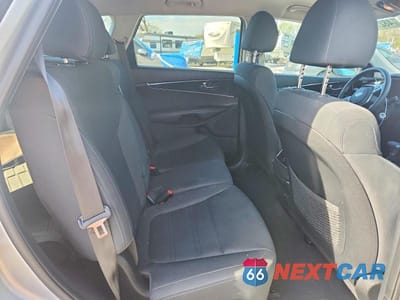 Zdjęcie 6 z 12 samochodu: 2020 KIA SORENTO L VIN:5XYPG4A38LG712295 - miniatura