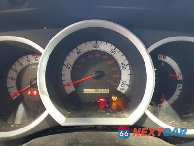 Zdjęcie 9 z 12 samochodu: 2013 TOYOTA TACOMA VIN:3TMLU4EN2DM114808 - miniatura