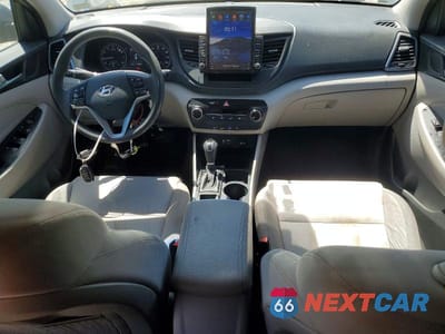 Zdjęcie 8 z 13 samochodu: 2018 HYUNDAI TUCSON SE VIN:KM8J2CA43JU679513 - miniatura