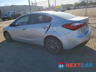 Drugie zdjęcie samochodu z przodu: 2015 KIA FORTE LX VIN:KNAFK4A60F5426102 - miniatura