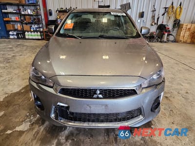 Piąte zdjęcie samochodu w środku: 2017 MITSUBISHI LANCER ES VIN:JA32V2FW5HU002069 - miniatura
