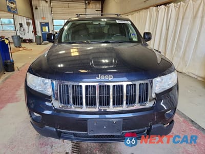 Piąte zdjęcie samochodu w środku: 2013 JEEP GRAND CHEROKEE LAREDO VIN:1C4RJFAGXDC502683 - miniatura
