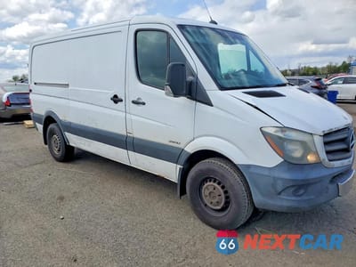 Czwarte zdjęcie samochodu z boku: 2014 MERCEDES-BENZ SPRINTER 2500 VIN:WD3PE7DC2E5831193 - miniatura