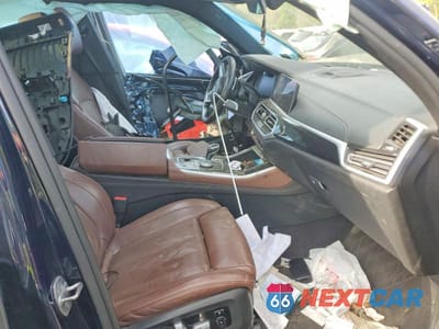 Zdjęcie 7 z 12 samochodu: 2020 BMW X5 M50I VIN:5UXJU4C09L9C18290 - miniatura