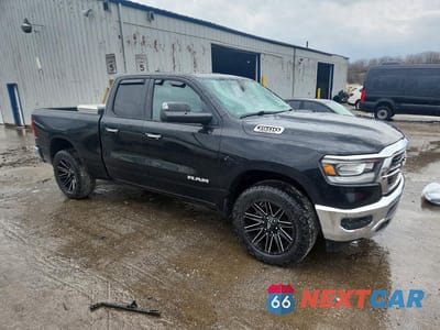 Czwarte zdjęcie samochodu z boku: 2019 RAM 1500 BIG HORN VIN:1C6SRFBT6KN515817 - miniatura
