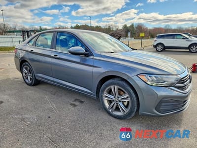 Czwarte zdjęcie samochodu z boku: 2024 VOLKSWAGEN JETTA SE VIN:3VWEM7BU8RM035928 - miniatura